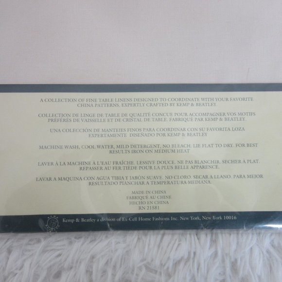 Lenox Fine Linens Christmas Placemats and Napkins New In Package NWT Vintage - Picture 4 of 10